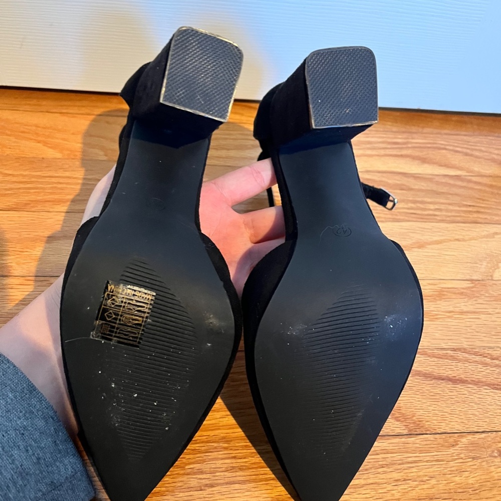 Black Heels - Picture 3 of 3